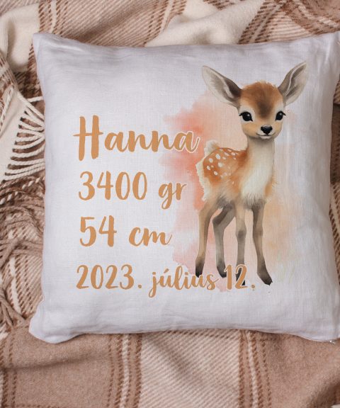 Festett őzikés párna, gyermek nevével, adataival