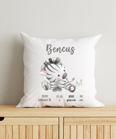 Ülő zebra párna, gyermek nevével, születési adataival