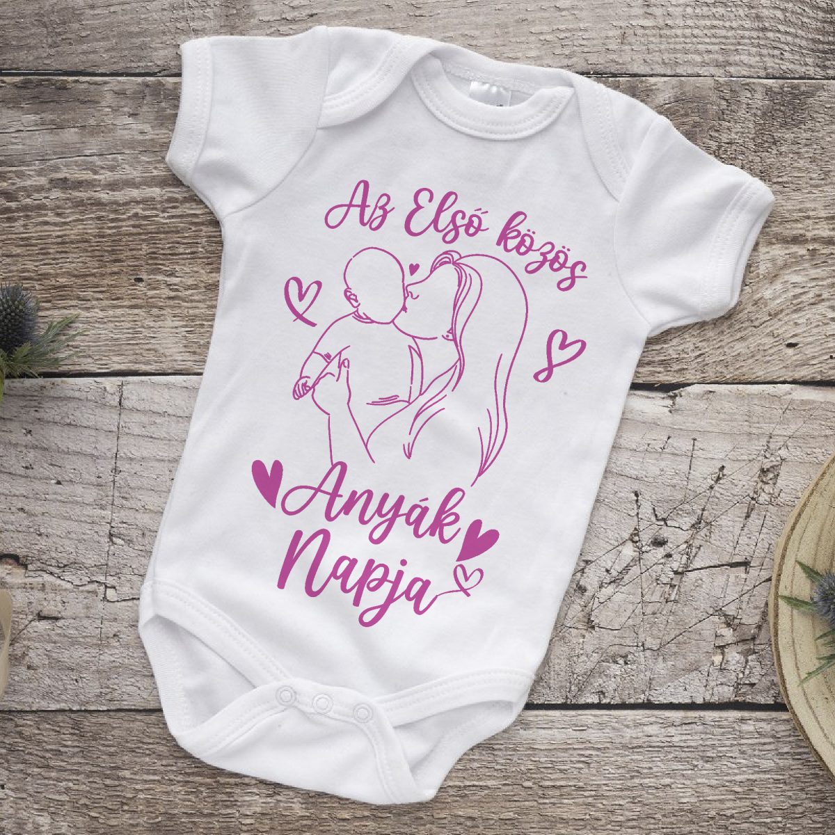 Az első közös anyák napja, pink vonalrajzos mintával gyerek body