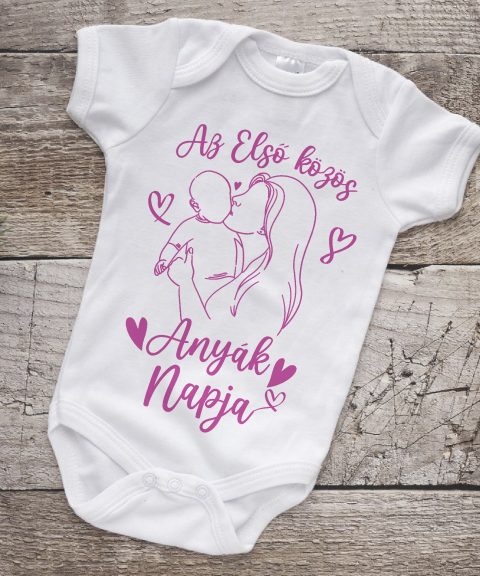 Az első közös anyák napja, pink vonalrajzos mintával gyerek body