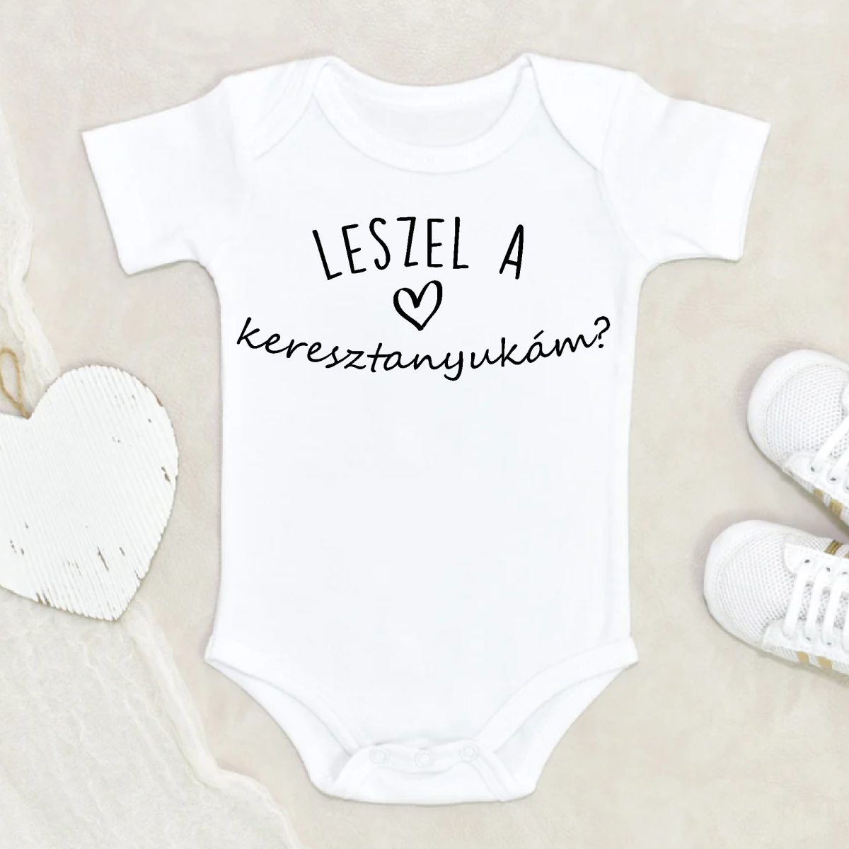 Leszel a keresztanyukám? szivecskével gyerek body