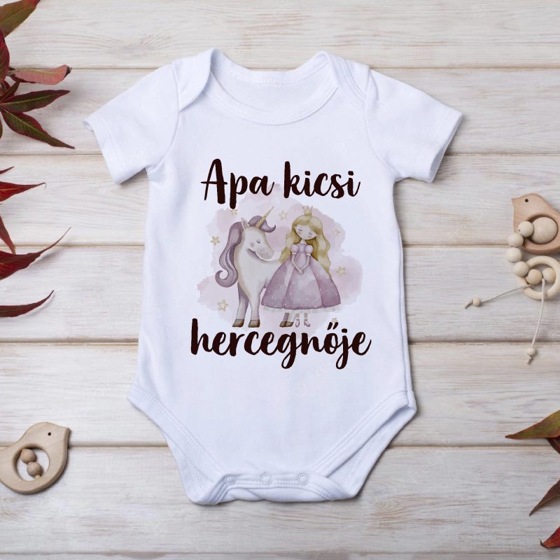 Apa kicsi hercegnője, festett hatású hercegnővel és unikornissal gyerek body