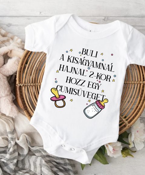 Buli a kiságyamnál kislány gyerek body