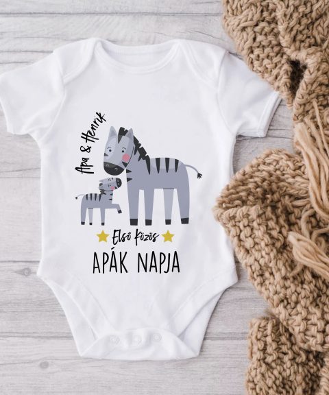 Első közös Apák napja, cuki zebrákkal, névvel gyerek body