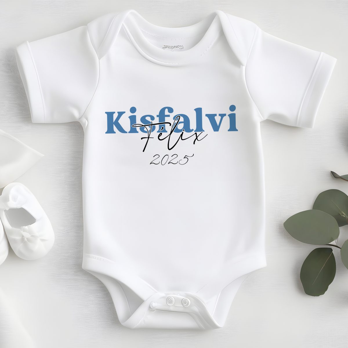 Neves gyerek body, kék színnel, évszámmal