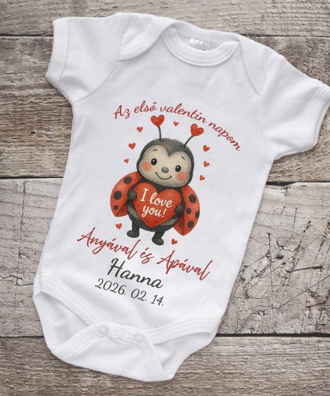Cuki katicás valentin napi gyerek body, névvel, dátummal