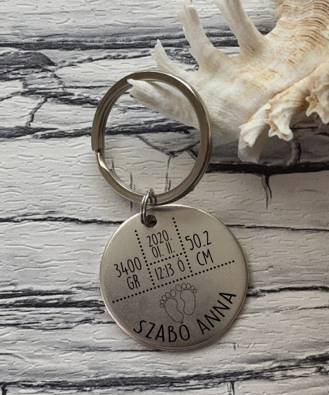 Baba emlékőrző kulcstartó, talpacskákkal
