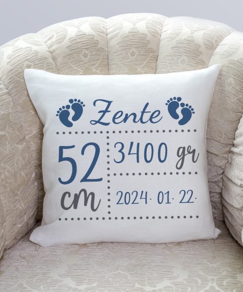 Talplenyomatos párna, gyermek nevével, születési adataival, kisfiúknak