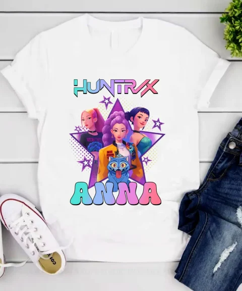 Huntrix póló névvel