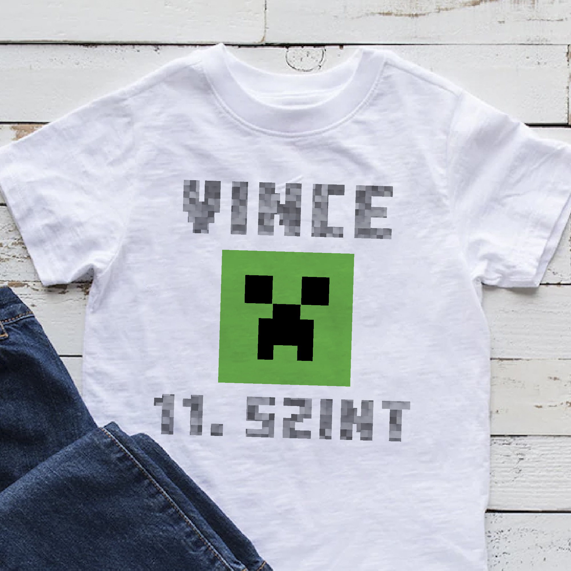 ... szint teljesítve Minecraftos póló, névvel, életkorral